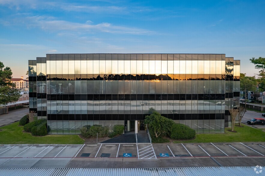 More Photos Of 12777 Jones Rd, Houston Office For Sale
