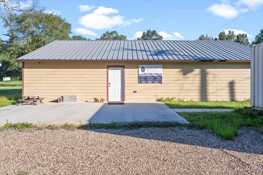 More Photos Of 22360 Highway 321, Cleveland Flex For Lease