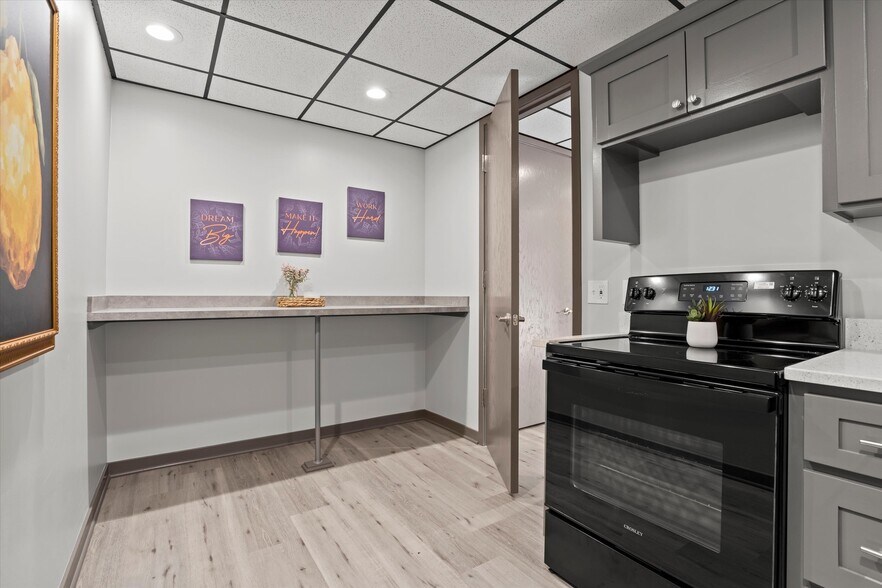 More Photos Of 502 W Markey Rd, Belton Medical For Lease