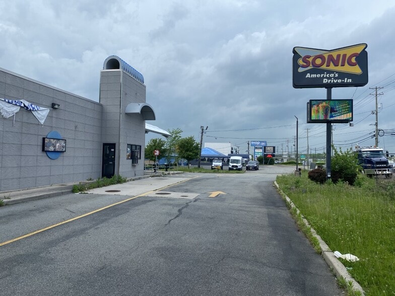 More Photos Of 244 US Highway 46, Totowa Fast Food For Lease