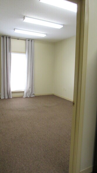 More Photos Of 22193 Highway 59 S, Robertsdale Office For Lease