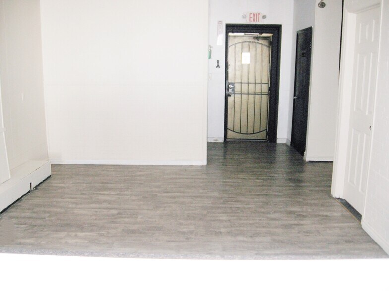 More Photos Of 126-148 W Saint Joseph St, Easton Storefront Retail Office For Lease