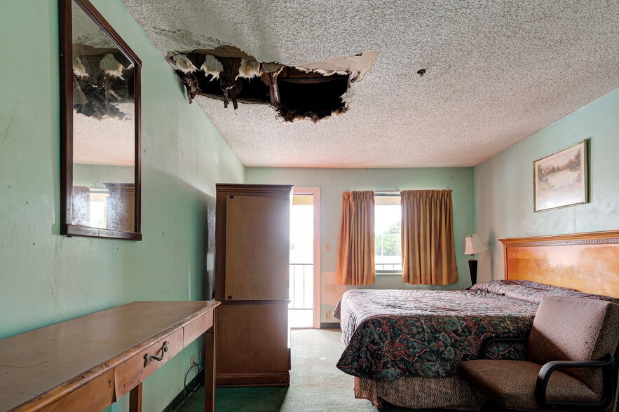 More Photos Of 1400 NE 63rd St, Oklahoma City Hotel For Sale