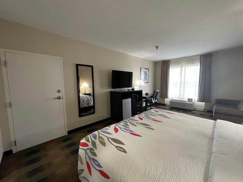 More Photos Of 12340 I-10 Service Rd, New Orleans Hotel For Sale