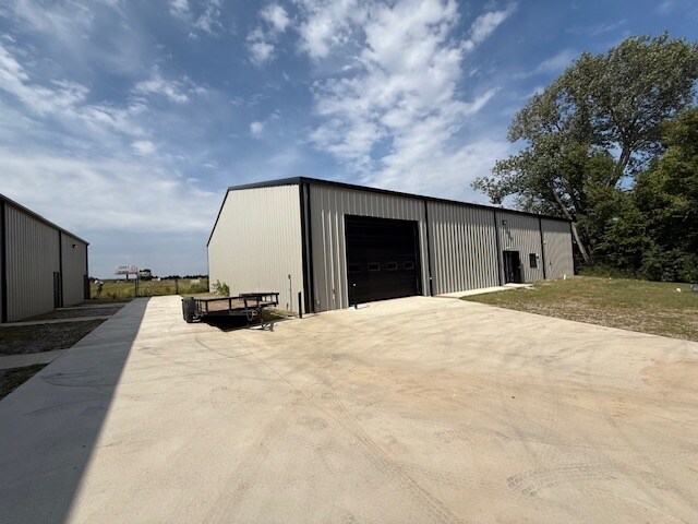 More Photos Of 121 Airport Rd, Goldsby Light Distribution For Lease
