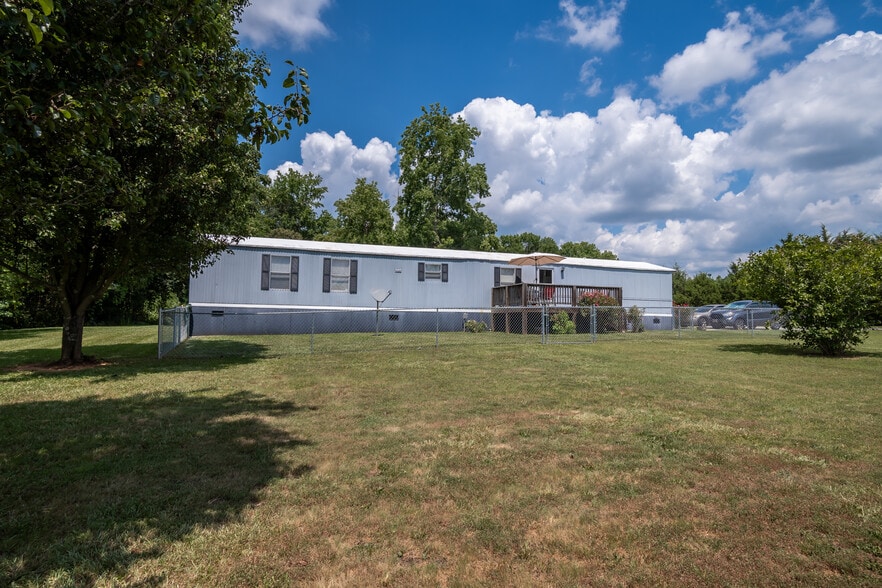 More Photos Of 3655 Neese Commerce Rd, Hull Multifamily For Sale