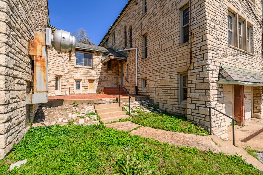 More Photos Of 6300 Minnesota Ave, Saint Louis Religious Facility For Sale