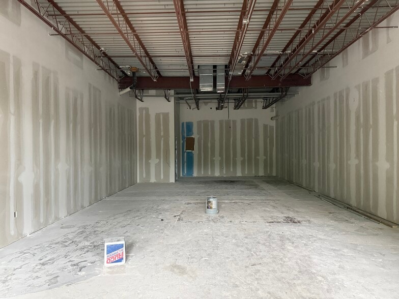 More Photos Of 8910 Main St, Woodstock Storefront Retail Office For Lease