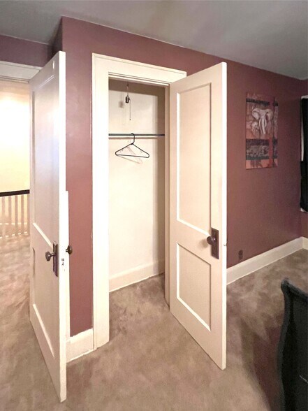 More Photos Of 621 E Broadway St, Altus Office Residential For Sale