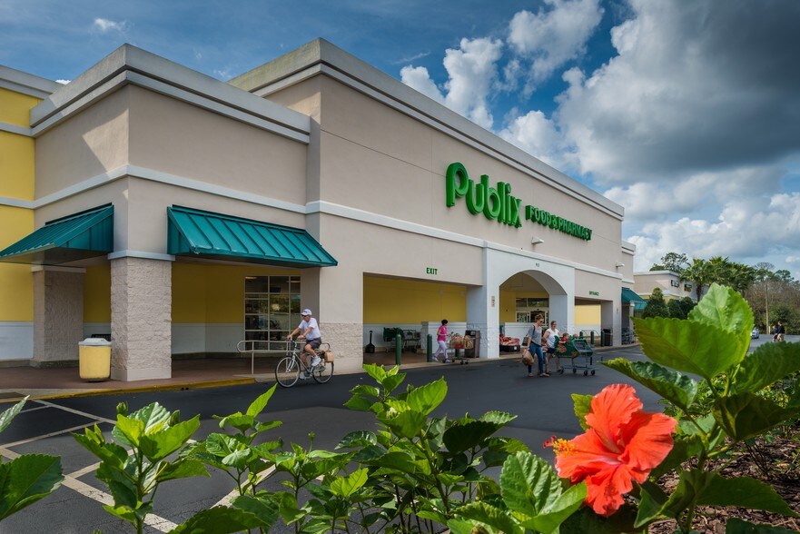 Primary Photo Of 915 Doyle Rd, Deltona Unknown For Lease