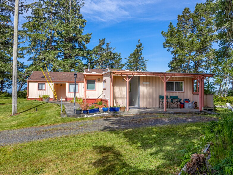 More Photos Of 2624 Neawanna St, Seaside Specialty For Sale