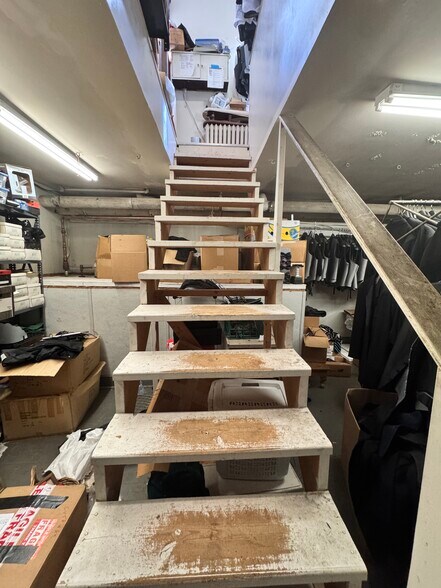 More Photos Of 204 Lancaster St, Albany Storefront Retail Residential For Sale