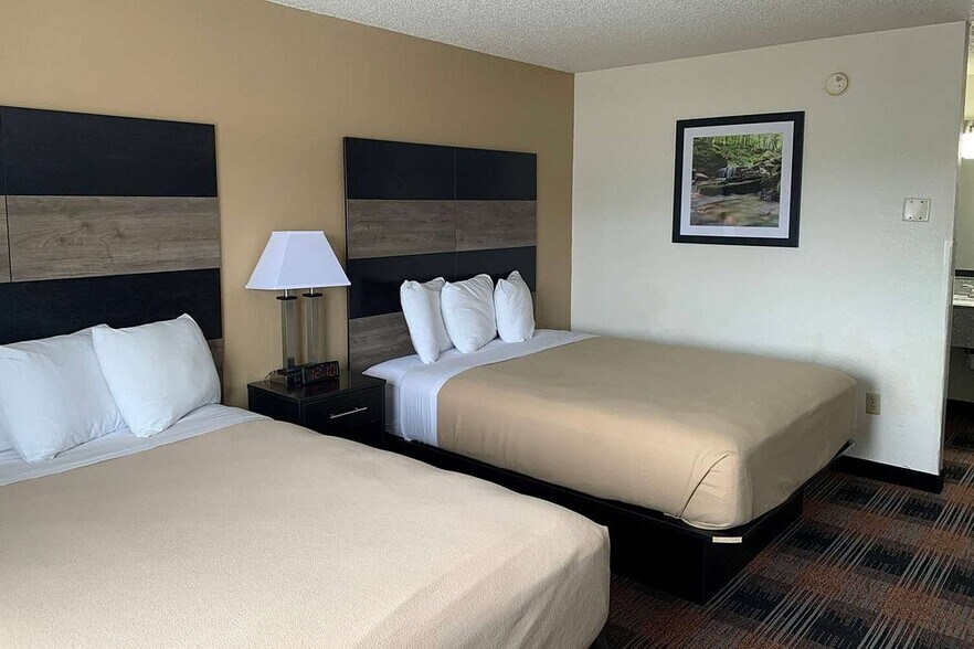 More Photos Of 5 Gateway Dr, Waupun Hotel For Sale