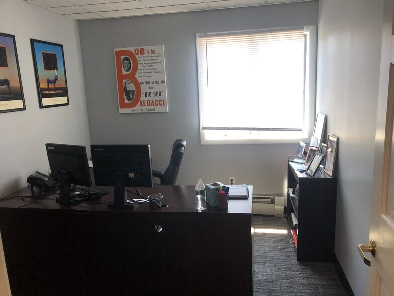 More Photos Of 1087 Forest Ave, Portland Office For Sale
