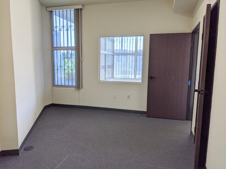 More Photos Of 10018 Lower Azusa Rd, El Monte Warehouse For Lease