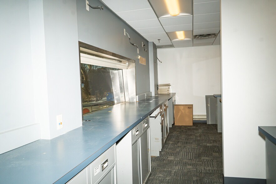 More Photos Of 333 N Main St, Lambertville General Retail For Lease