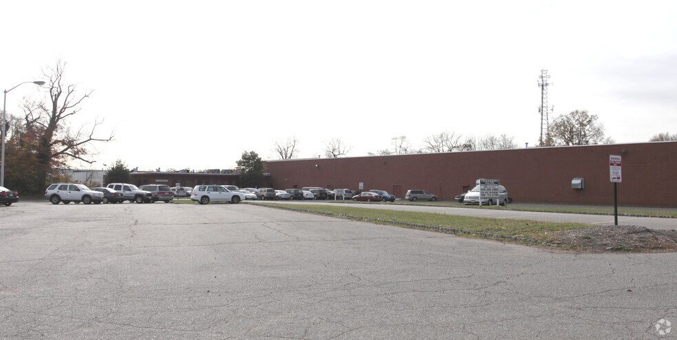 More Photos Of 450 Oak Tree Ave, South Plainfield Warehouse For Lease