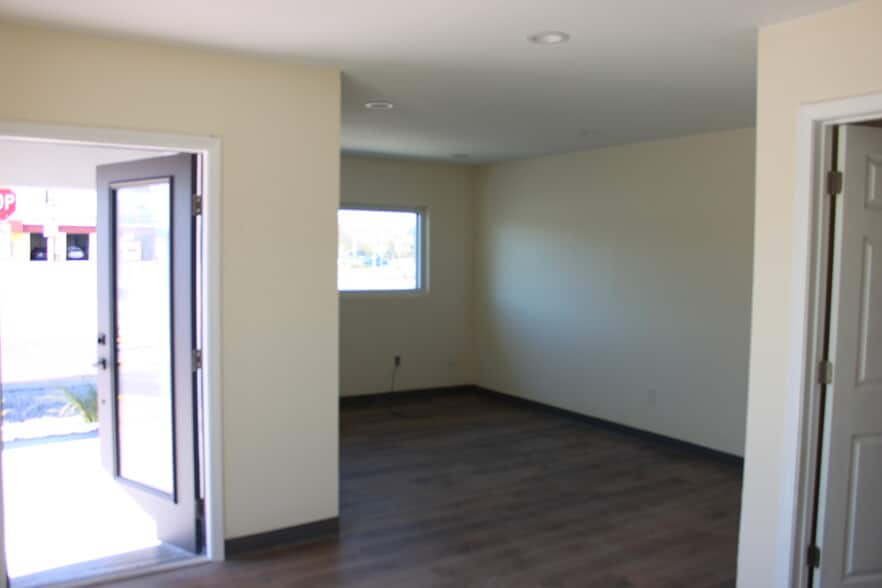 More Photos Of 1518 US Highway 19, Holiday Office For Lease