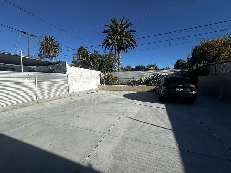 More Photos Of 5215 York Blvd, Los Angeles Freestanding For Sale