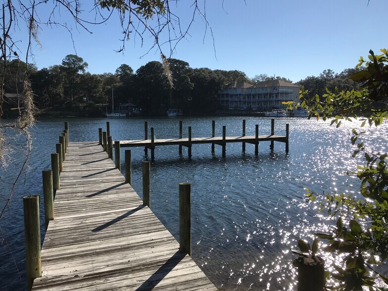 More Photos Of 220 Mckenzie Ave, Panama City Office For Sale