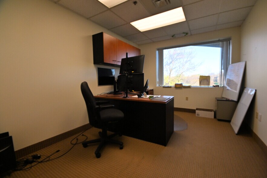 More Photos Of 7525 Mitchell Rd, Eden Prairie Loft Creative Space For Sale