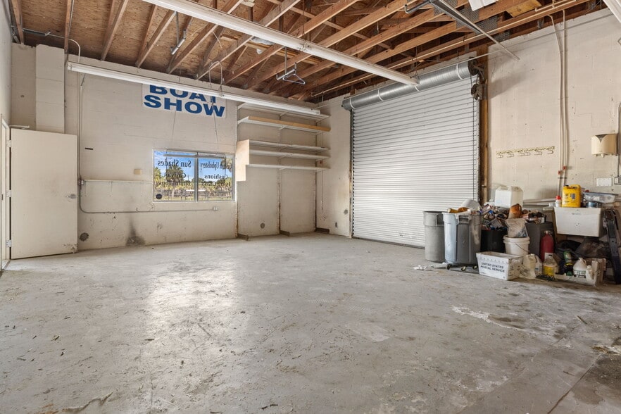 More Photos Of 5000 Calienta St, Hernando Beach Marina For Sale