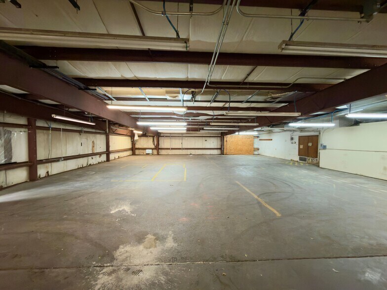 More Photos Of 3885 N Palafox Hwy, Pensacola Warehouse For Sale