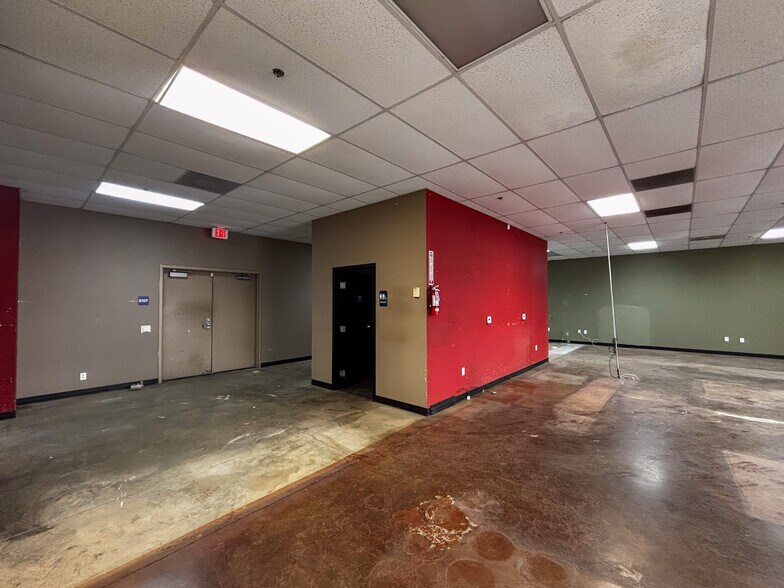 More Photos Of 79440 Highway 111, La Quinta General Retail For Lease