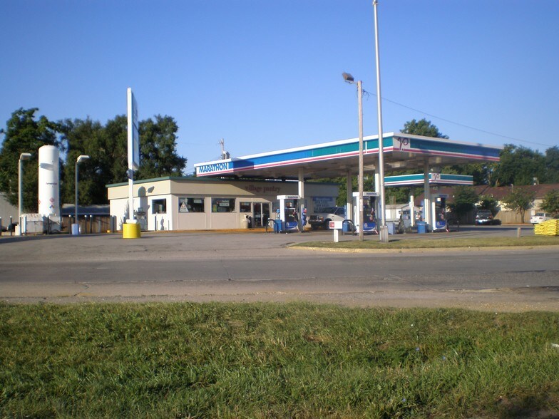Primary Photo Of 2450 Sagamore Pkwy N, Lafayette Service Station For Sale
