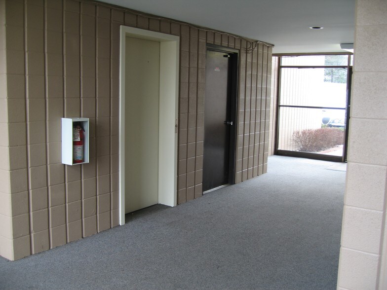 More Photos Of 3060 Packard Rd, Ann Arbor Medical For Lease