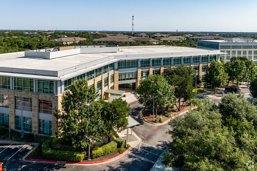 More Photos Of 11305 Four Points Dr, Austin Unknown For Lease