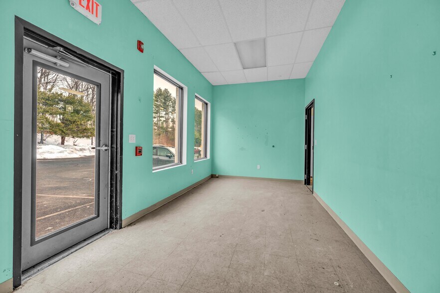 More Photos Of 401 Monroe Tpke, Monroe General Retail For Lease