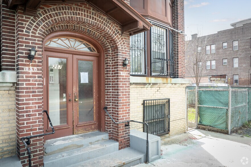 More Photos Of 255-257 Lake St, Newark Apartments For Sale