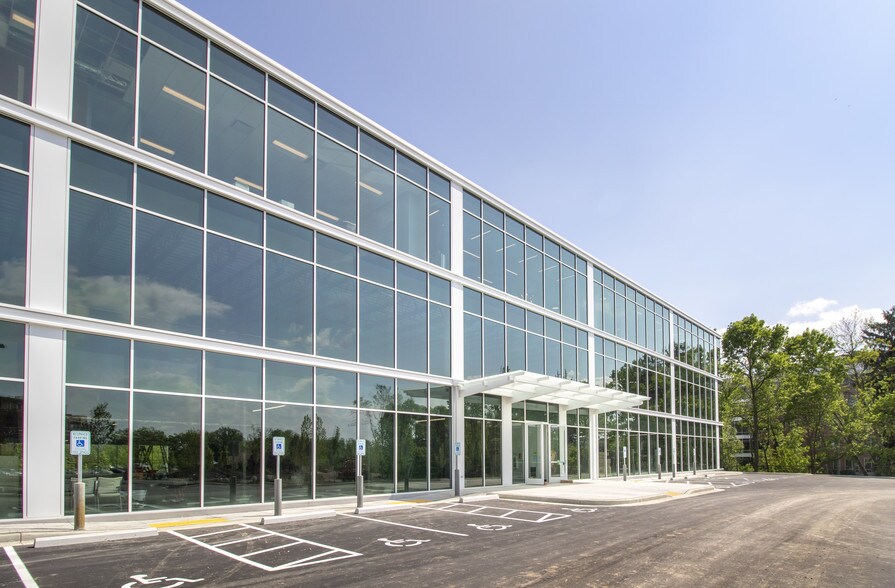 More Photos Of 10401 Innovation Dr, Wauwatosa Office For Lease