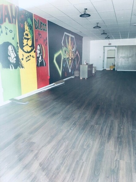 More Photos Of 6124-6150 W 25th St, Indianapolis Unknown For Lease