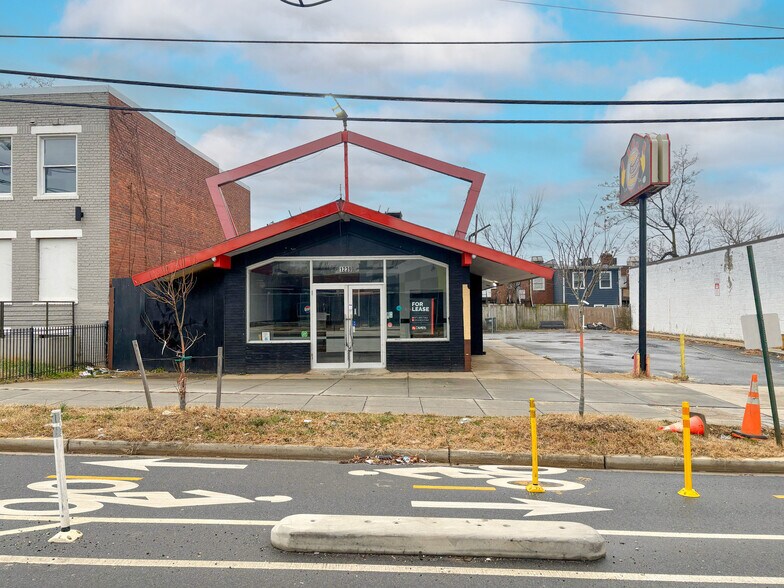 Primary Photo Of 1239 Mount Olivet Rd NE, Washington Freestanding For Lease