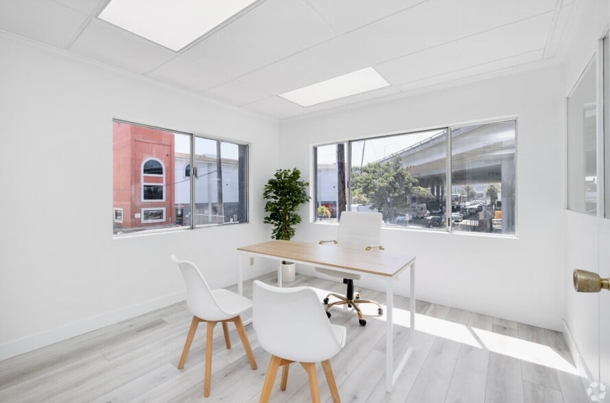 More Photos Of 11520 Jefferson Blvd, Culver City Light Distribution For Lease