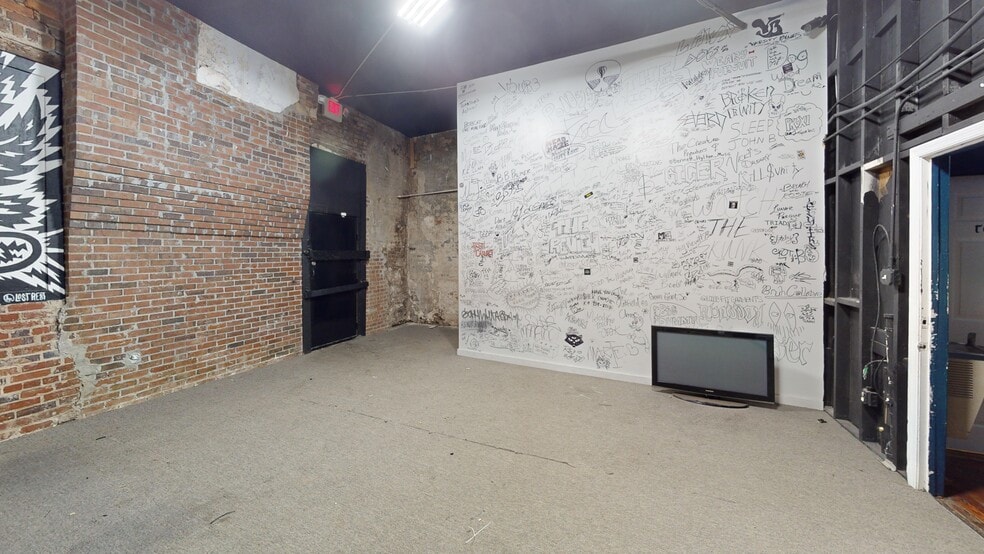 More Photos Of 1250 Broadway Ave, Columbus Storefront Retail Office For Lease