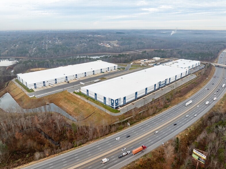 More Photos Of 2860 Stadium Dr, Kannapolis Distribution For Lease