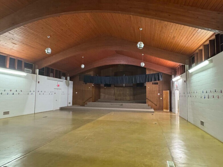 More Photos Of 1810 E Broadway Ave, Enid Flex For Lease