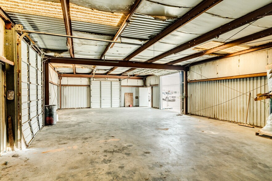 More Photos Of 6322 E Highway 332, Freeport Warehouse For Sale
