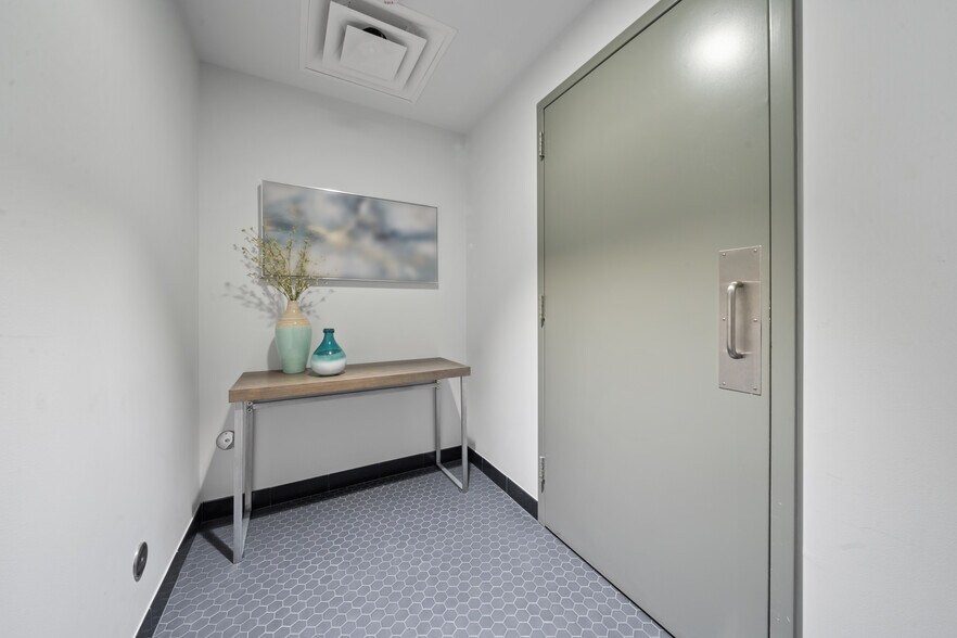 More Photos Of 7620 Guadalupe St, Austin Office For Lease