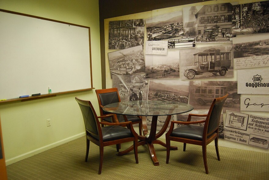 More Photos Of 15250 N Hayden Rd, Scottsdale Showroom For Sale