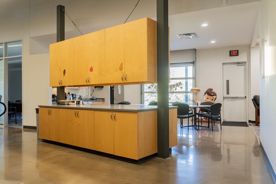 More Photos Of 3129 Bass Pro Dr, Grapevine Office For Sale