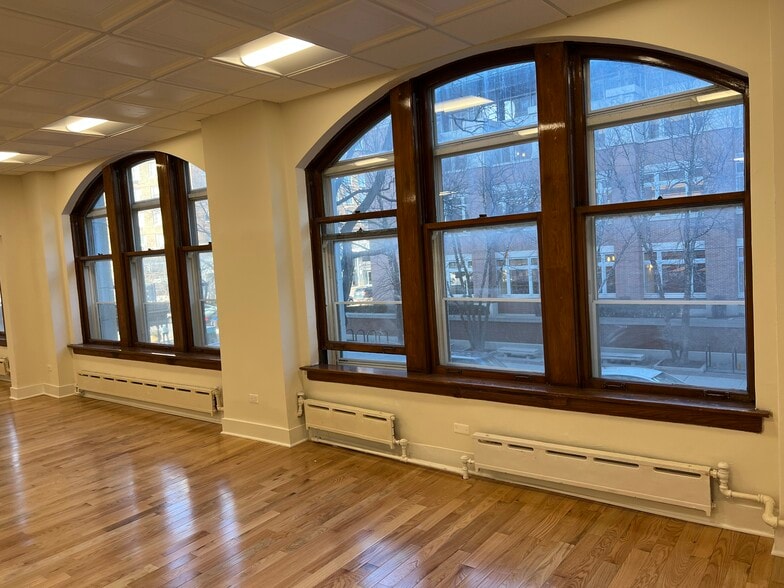More Photos Of 636 Church St, Evanston Office Residential For Lease