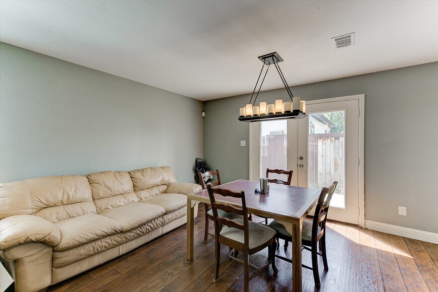 More Photos Of 3201 Forest Park Blvd, Fort Worth Apartments For Sale