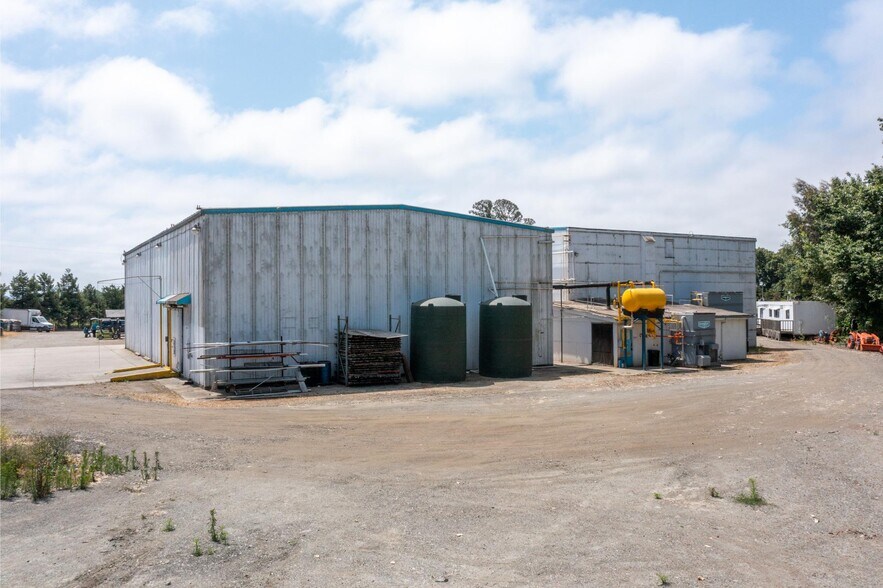More Photos Of 2576 Freedom Blvd, Watsonville Industrial For Lease
