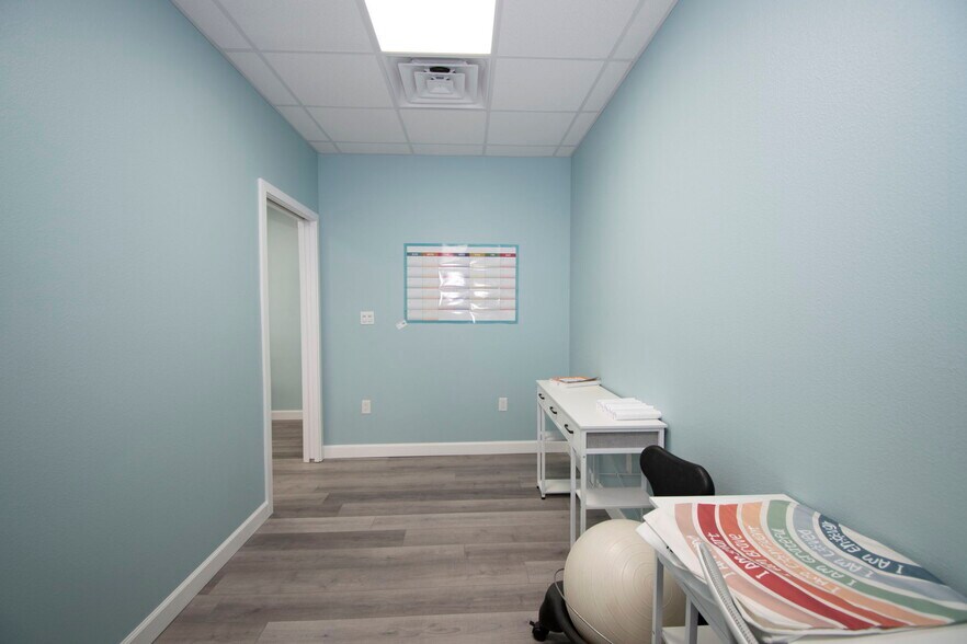 More Photos Of 4535 Tamiami Trl, Port Charlotte Office For Lease