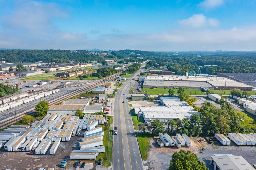 More Photos Of 506 Bear Creek Rd, Dalton Manufacturing For Sale