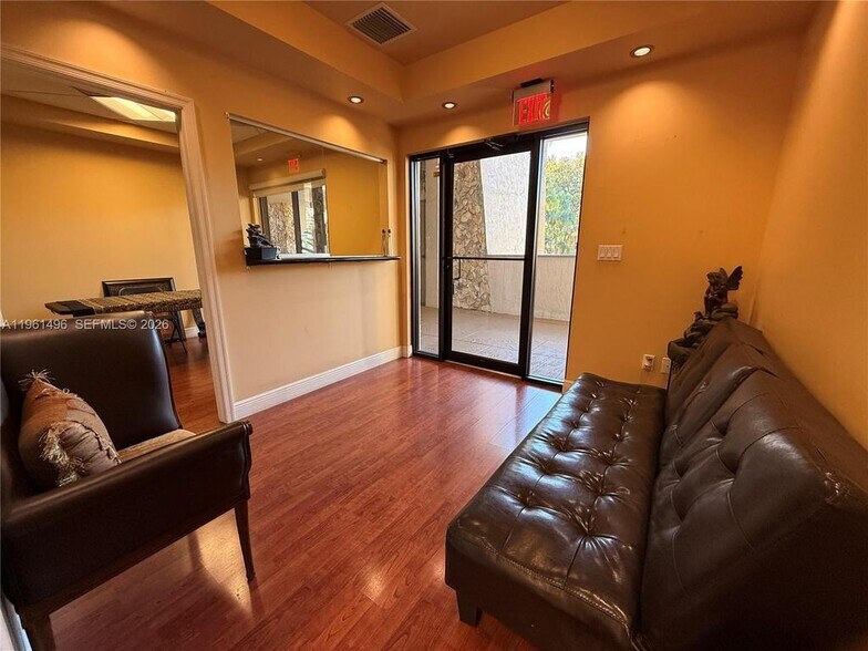 More Photos Of 2699 Stirling Rd, Fort Lauderdale Medical For Lease